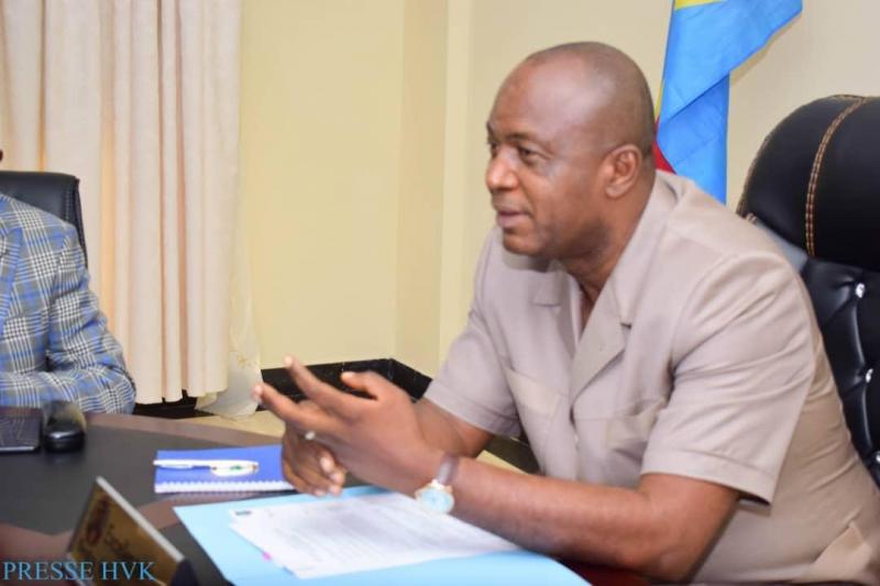 Gentiny Ngobila débloque 17 millions FC à chaque commune pour le démarrage du programme « Kinshasa Bopeto »