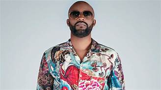 RDC-COVID 19 : Fally Ipupa récolte plus 10 000 USD et 1 000 sacs de riz pour les personnes démunies.